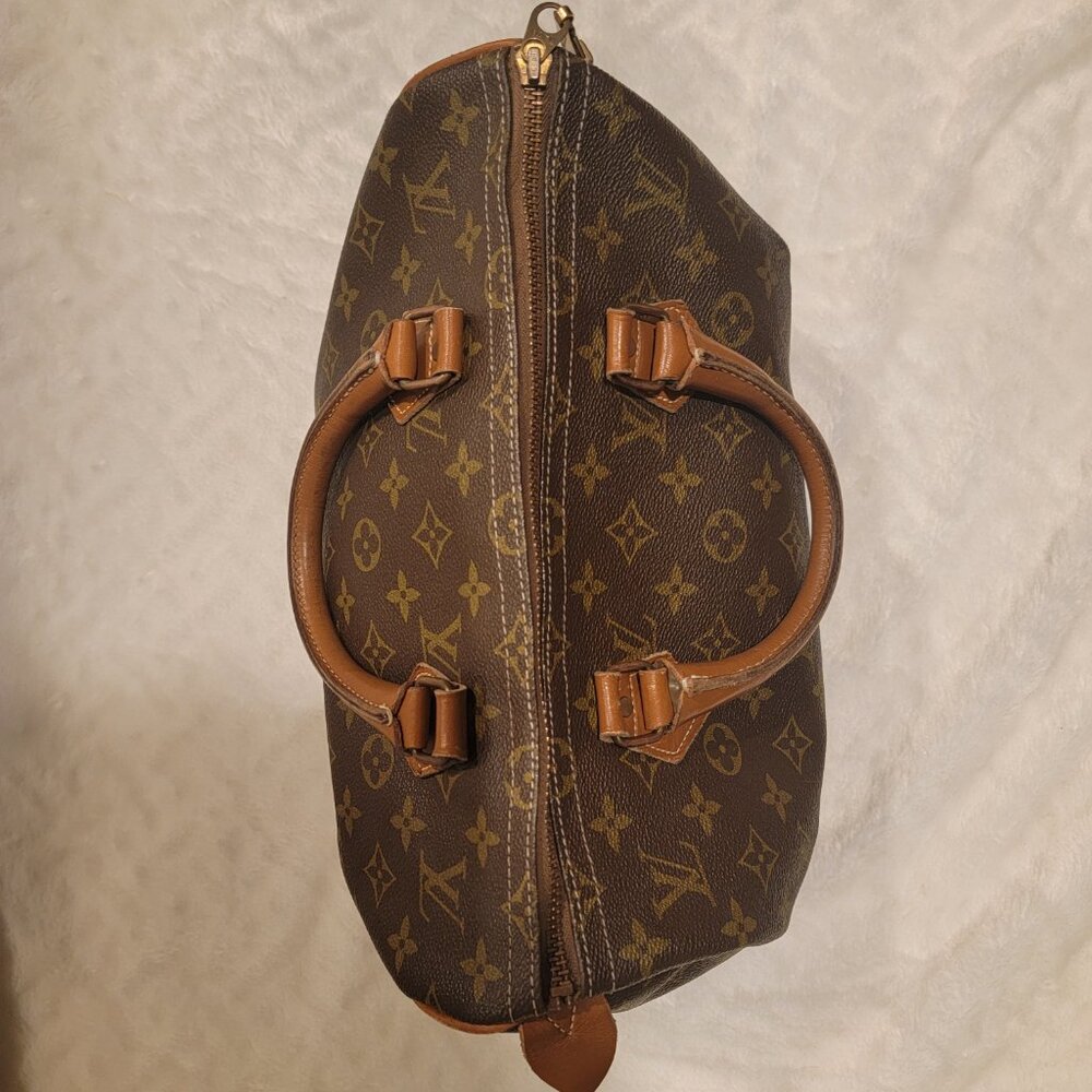 Louis Vuitton - Speedy 30 Authentic, Lightly Used, Pristine Interior - Picture 6 of 8